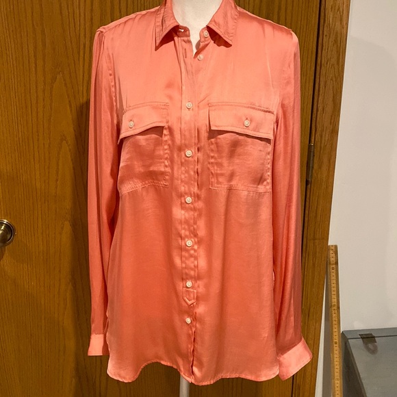 Banana Repblic long sleeve button up. Size small but fits like a medium. - Picture 1 of 5